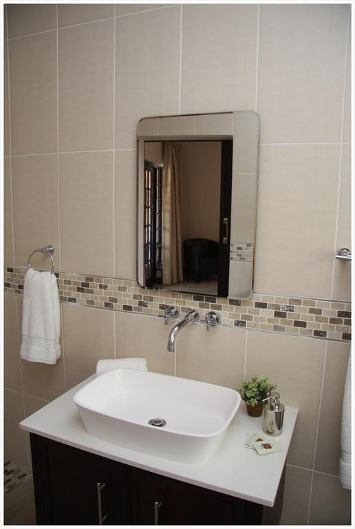 Be At Home Guesthouse Klerksdorp Quarto foto